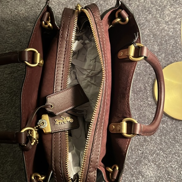 Brand New Coach Rogue Bag with Rivets. - Picture 5 of 7